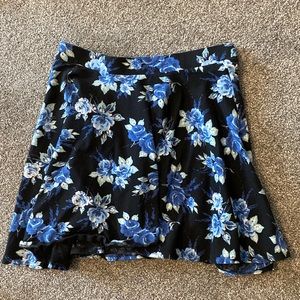 4/$15!! Lauren Conrad Floral Skirt